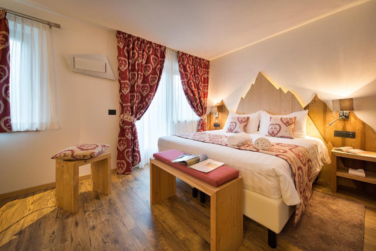 Hotel Bucaneve Livigno Exteriör bild