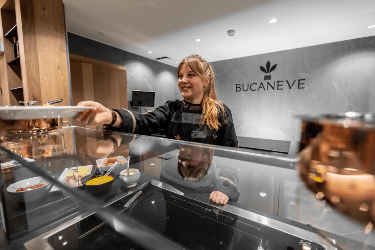 Hotel Bucaneve Livigno Exteriör bild