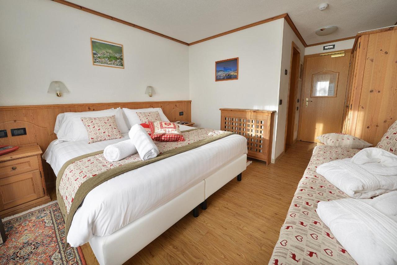 Hotel Bucaneve Livigno Exteriör bild