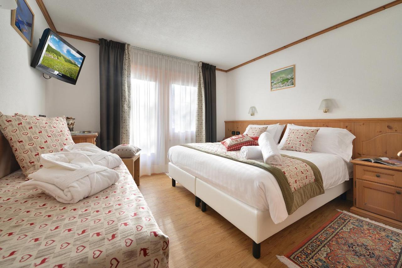 Hotel Bucaneve Livigno Exteriör bild