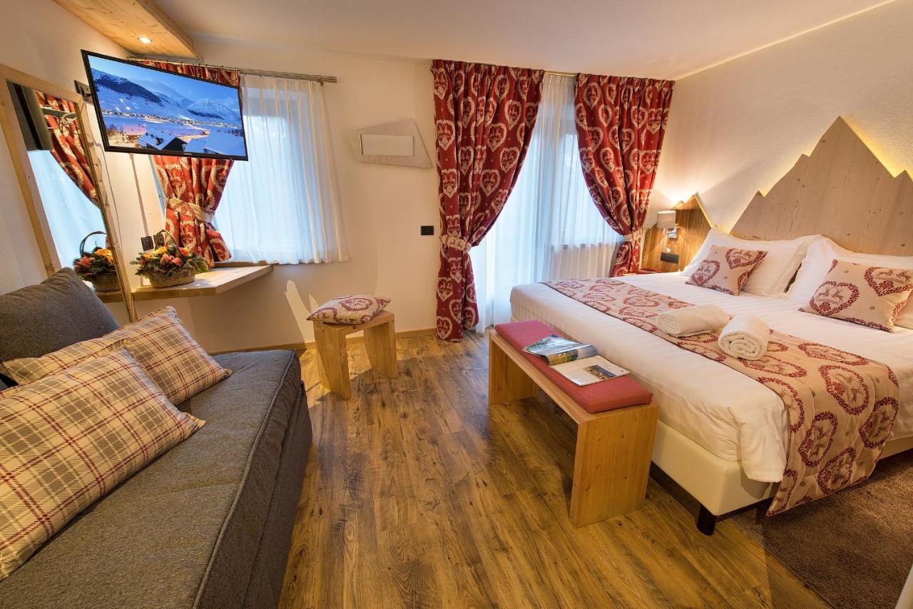 Hotel Bucaneve Livigno Exteriör bild
