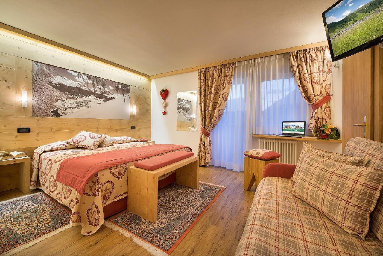 Hotel Bucaneve Livigno Exteriör bild