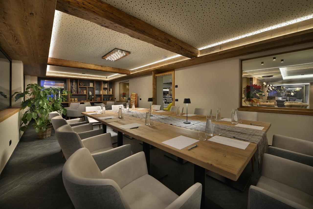 Hotel Bucaneve Livigno Exteriör bild