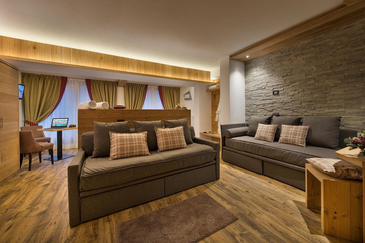 Hotel Bucaneve Livigno Exteriör bild